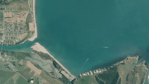 Live Tolaga Bay surf cam showing spot conditions.