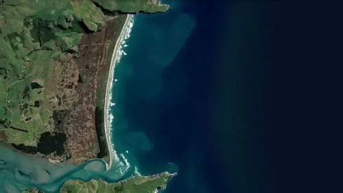 Live Victory Beach surf cam showing spot conditions.
