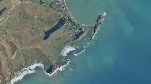 Live Castlepoint surf cam showing spot conditions.