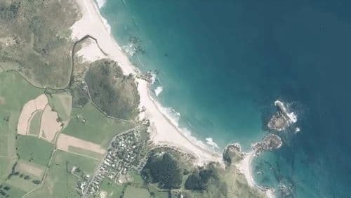 Live Ocean Beach surf cam showing spot conditions.