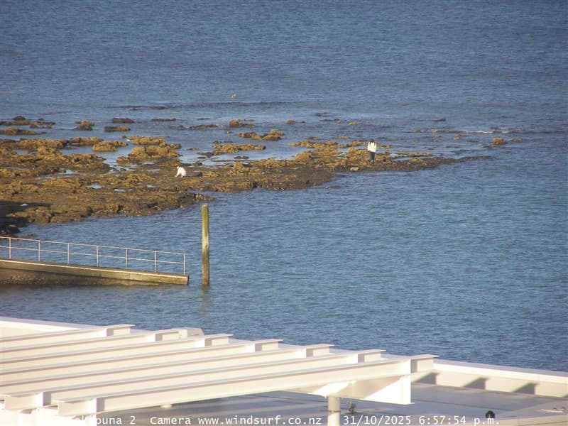 Live Takapuna surf cam showing spot conditions.